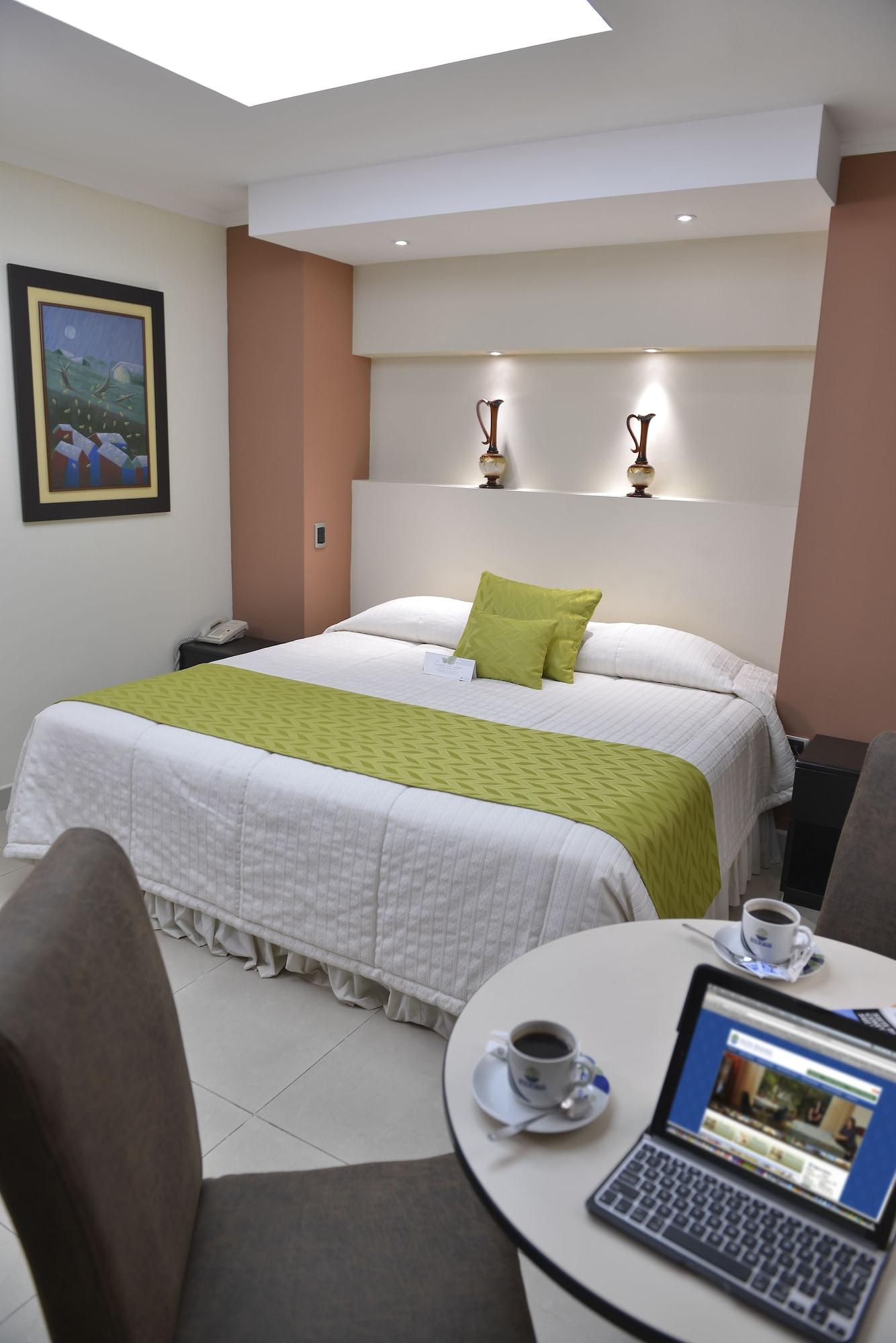 Hotel Ramada กวายากิล ภายนอก รูปภาพ