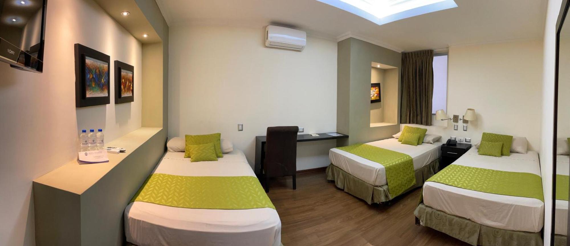 Hotel Ramada กวายากิล ภายนอก รูปภาพ