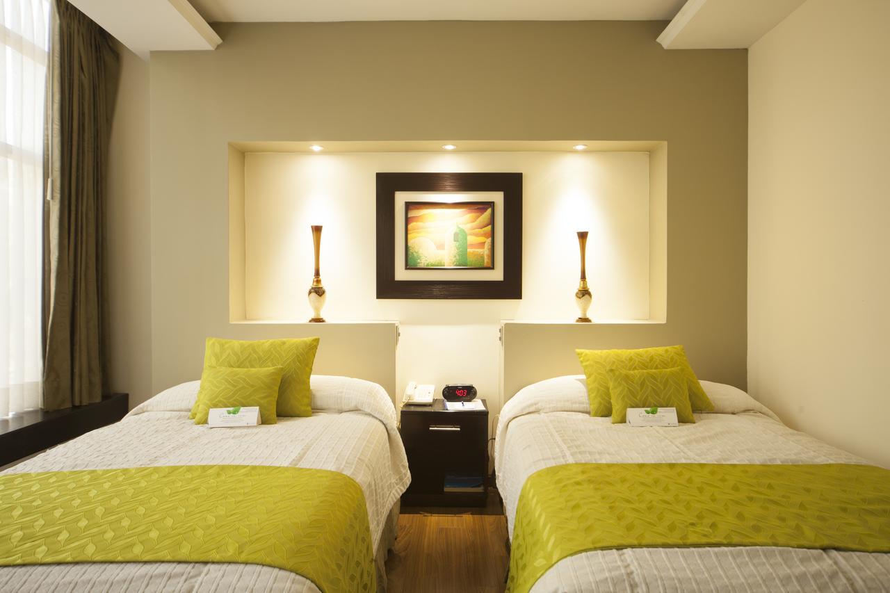 Hotel Ramada กวายากิล ภายนอก รูปภาพ